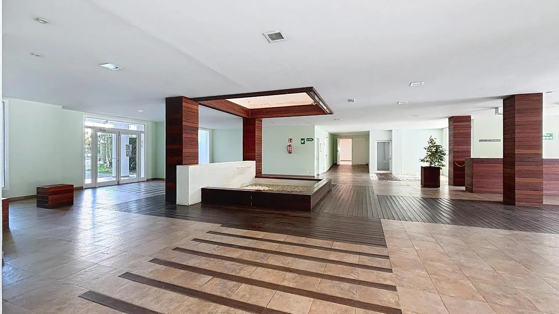 Apartamento 139 Piso Vista Al Canal Y Piscina Ampuriabrava España